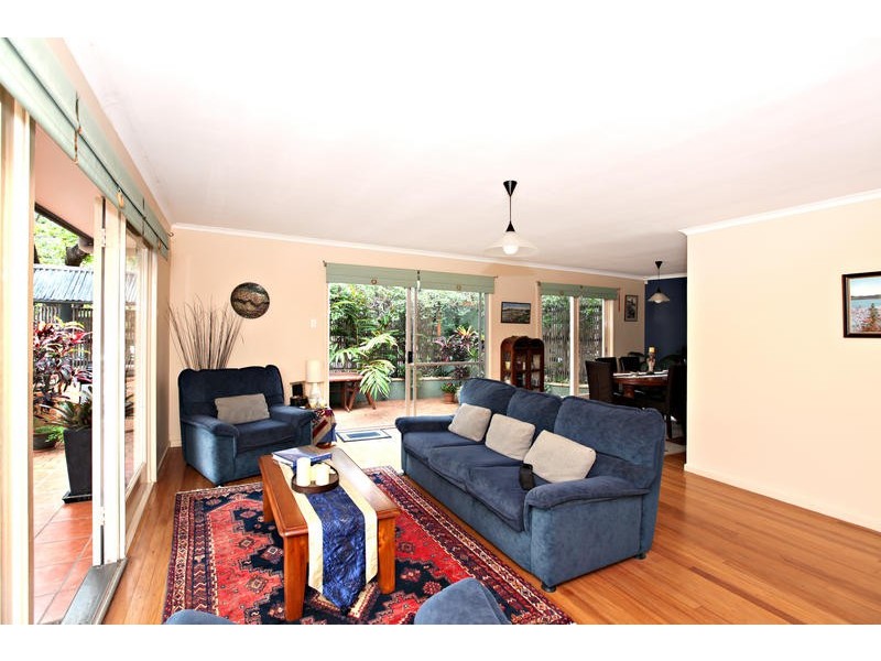 99 Akuna Street, Kenmore QLD 4069